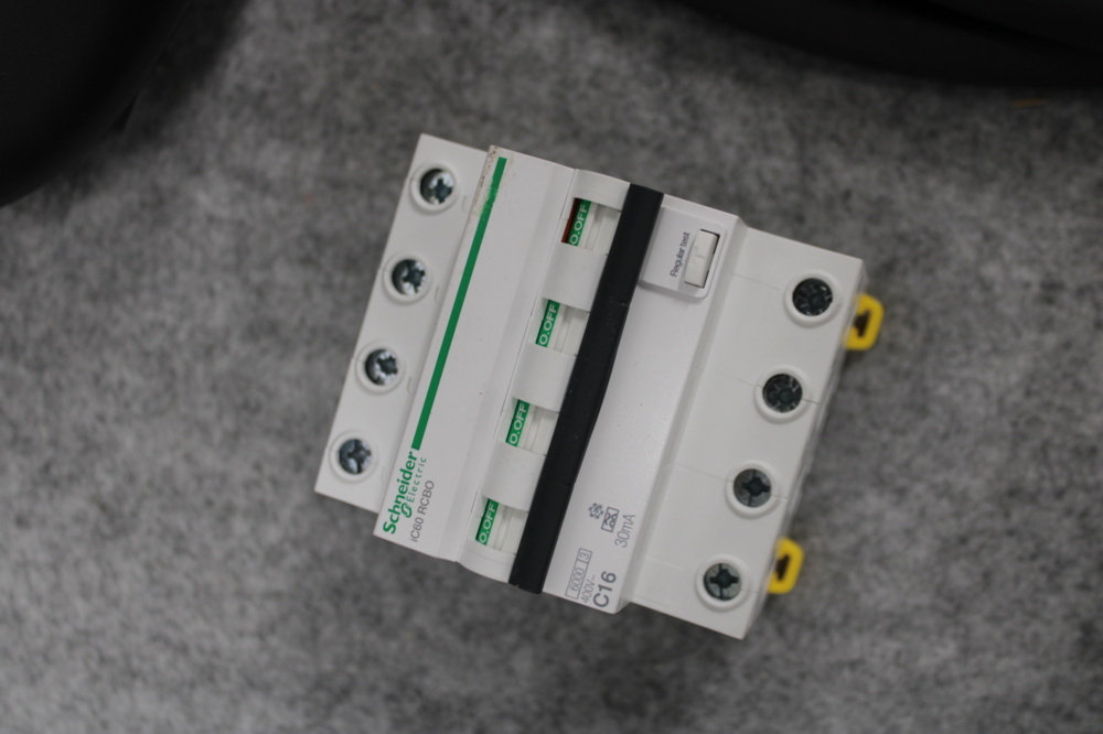 1558680-2 Charging box Wallbox 22kW