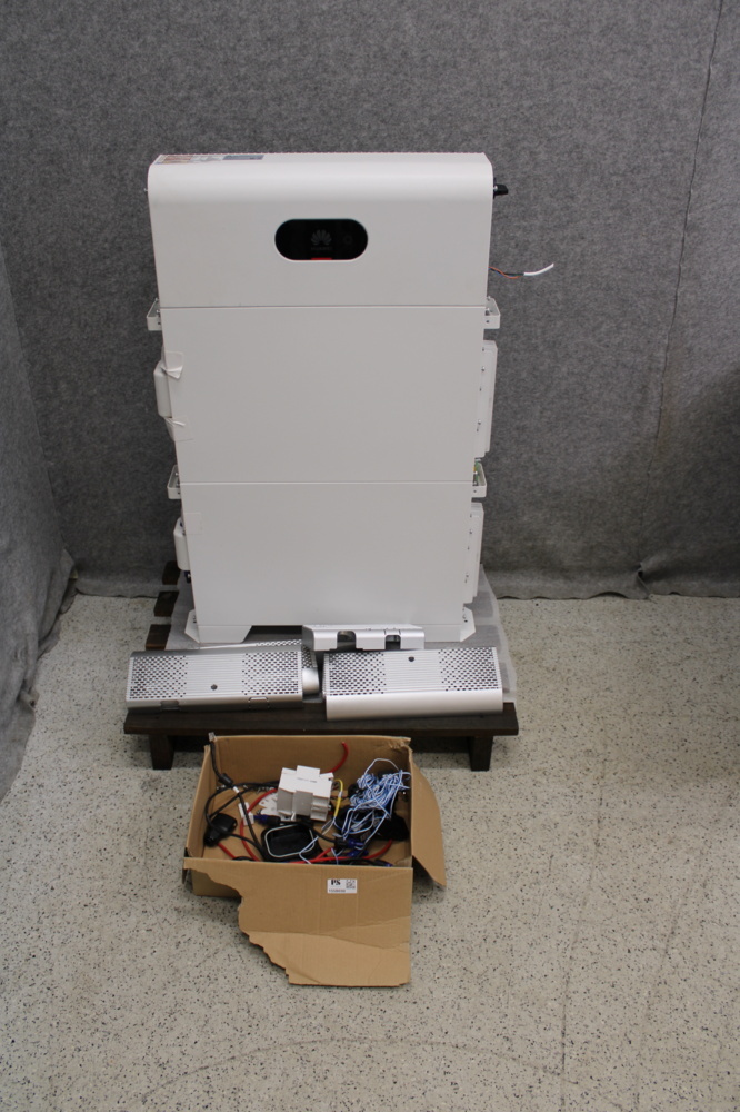 1558690-2 Home battery Huawei 10 kW