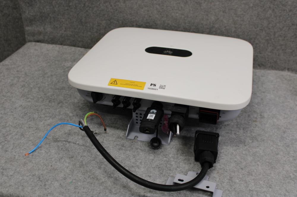 1558691-1 Hybrid inverter Huawei SUN-10KTL-M1
