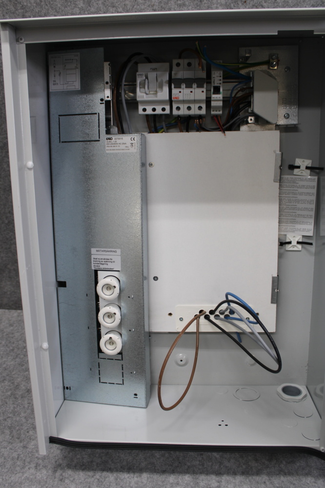 1558692-3 Wall-mounted meter cabinet GARO