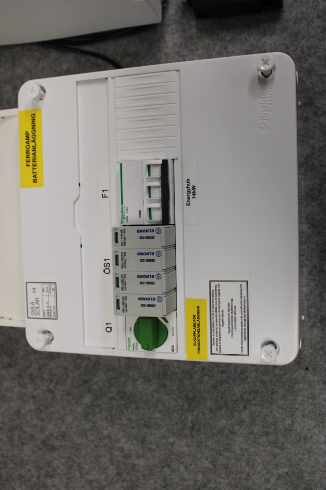 1558694-3 Electrical cabinets 4 pcs with fuses, smart meters etc.