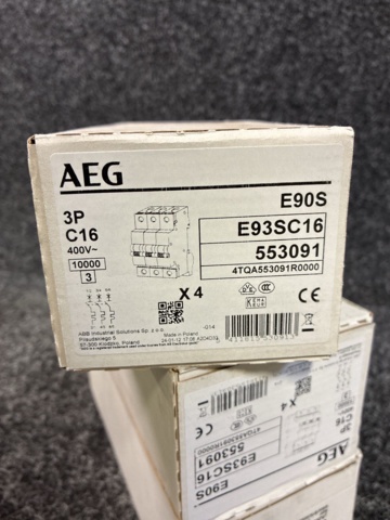 1602657-6 12 st Automatsäkring AEG 3P C16 400V