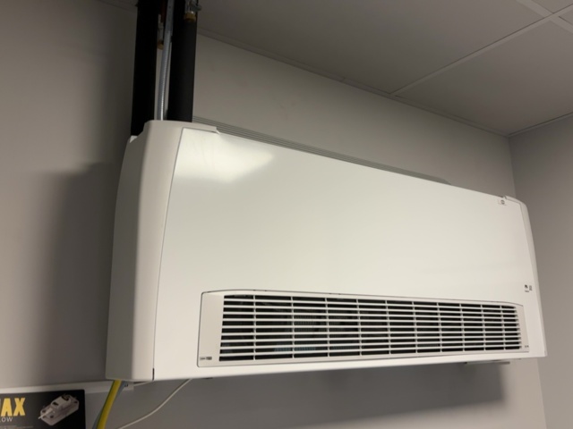 1548347-2 Fläktkonvektor med kondensvattenpump och kringutrustning - Kinnan CH-CVB