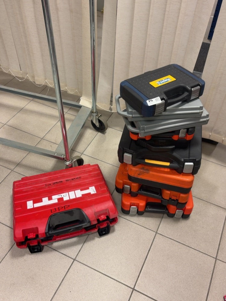 1575094-1 Samling handverktyg och hylsnyckelsatser