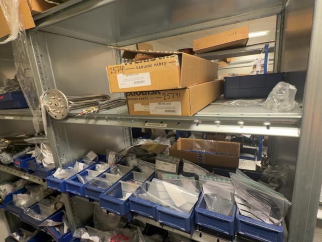 1575095-7 Larger batch of spare parts for commercial kitchens - 4 shelf sections