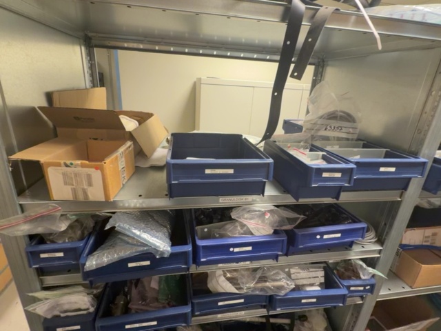1575095-15 Larger batch of spare parts for commercial kitchens - 4 shelf sections