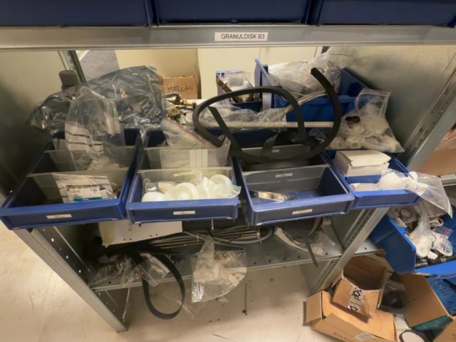 1575095-16 Larger batch of spare parts for commercial kitchens - 4 shelf sections