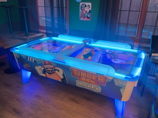 1458578-1 Airhockeybord – Magic Play Timberman Hockey – LED-belysning