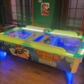 1458578-2 Airhockeybord – Magic Play Timberman Hockey – LED-belysning