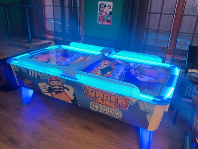 1458578-3 Airhockeybord – Magic Play Timberman Hockey – LED-belysning