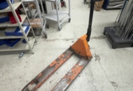 1575106 Pallet truck - BT LHM230
