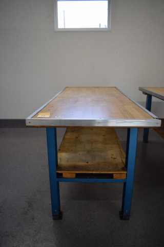 1452935-3 Arbetsbord med låda