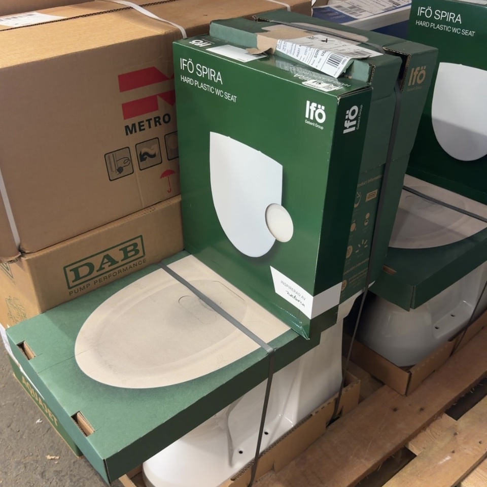 1594837-1 Toaletter med sits - Ifö Spira 6260