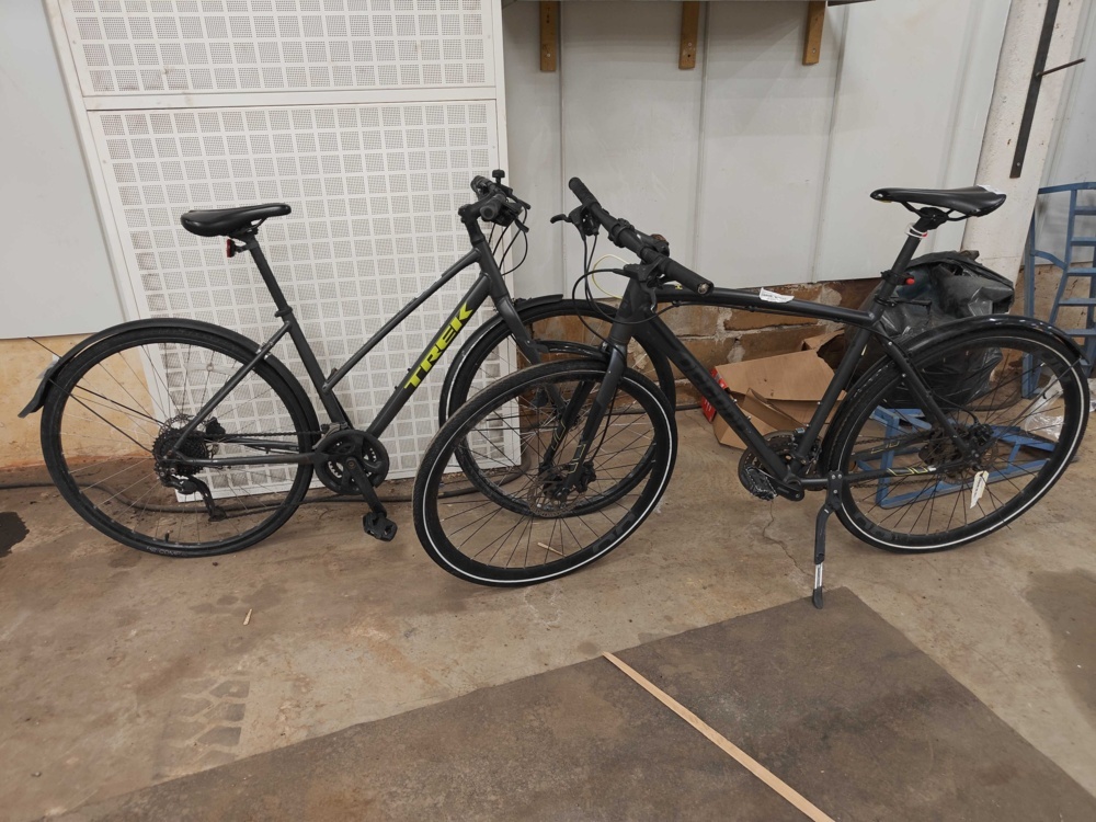 1581791-1 Bicycles 2 pcs: Occano H5, Trek FX2
