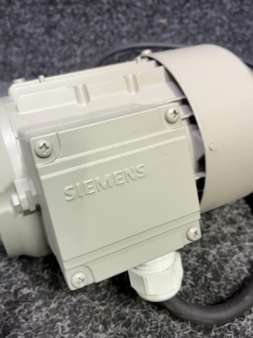 1604739-8 3-fasmotor Siemens 1LA7073-6AA12 IEC 71M (IM B14) 0,25 kW