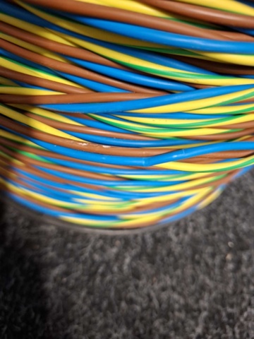 1604857-5 Tvinnad installationskabel FQ 3G1,5 150m