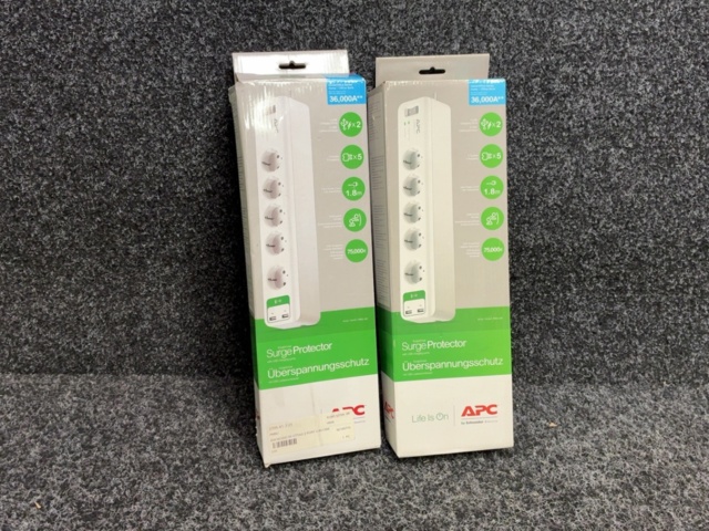 1604769-2 2 st Grenuttag Schneider Electric APC 2500 W, med åskskydd, USB-uttag