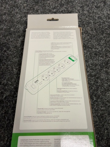 1604769-12 2 st Grenuttag Schneider Electric APC 2500 W, med åskskydd, USB-uttag