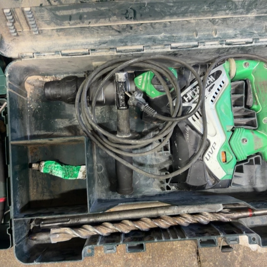 1594860-2 Slagborrmaskin och borrhammare - Metabo och Hitachi - 2 st
