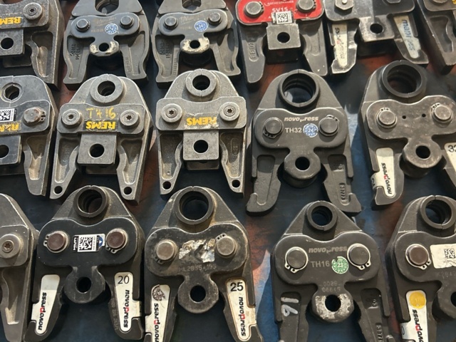 1545152-4 Pressbackar ca 26 st - Novopress, REMS, Milwaukee, m.m.