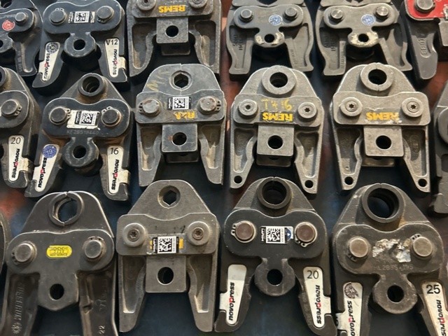 1545152-5 Pressbackar ca 26 st - Novopress, REMS, Milwaukee, m.m.