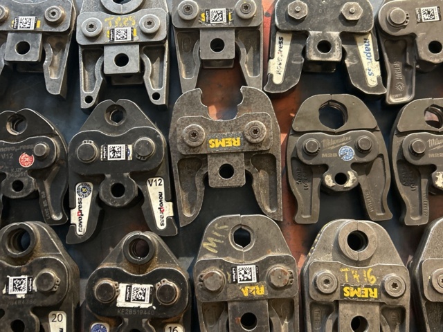 1545152-8 Pressbackar ca 26 st - Novopress, REMS, Milwaukee, m.m.