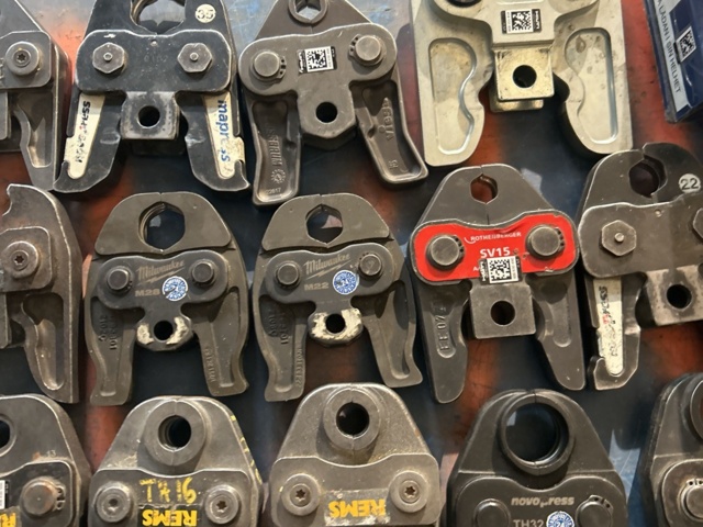 1545152-9 Pressbackar ca 26 st - Novopress, REMS, Milwaukee, m.m.