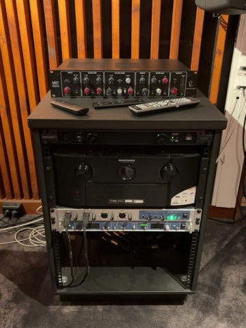 1548349-4 Välutrustad musikstudio för demontering - Genelec / RME / Marantz / SSL / Rupert Neve Designs