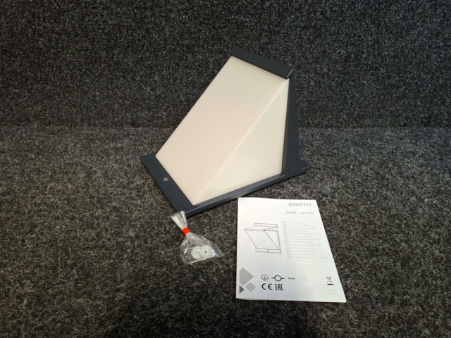 1604840-5 Väggarmatur exteriör Ensto AVR8.114LA