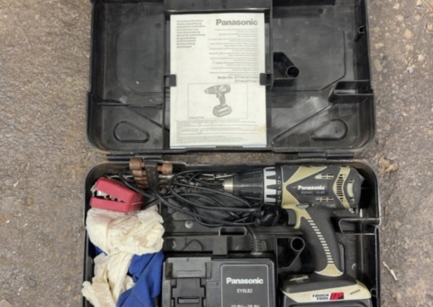 Skruvdragare med tillbehör - Panasonic EY7441