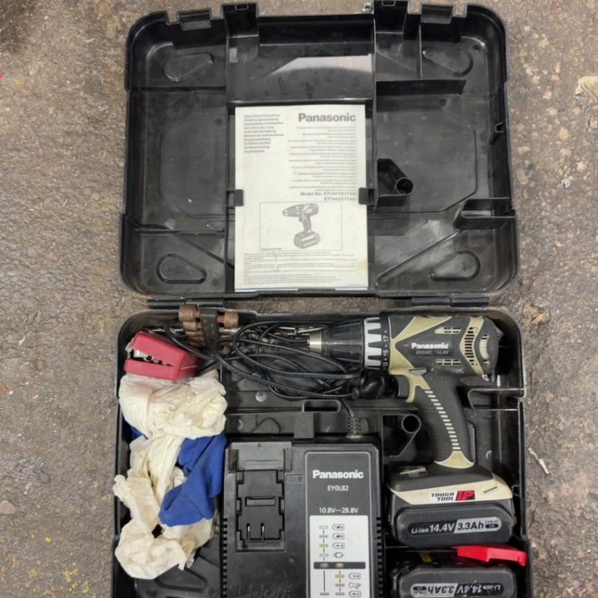 1594870-1 Skruvdragare med tillbehör - Panasonic EY7441