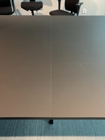 1548351-4 Stort bord cirka 420 cm