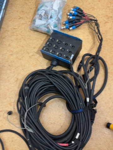 1458584-7 2 st ljudmixers Allen & Heath MixWizard WZ 16:2 med multikabel och kontakter