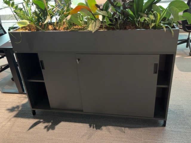 1548356-14 Kontorsarbetsplatser 4 st - Kontorsmöblemang med elektronikenheter - HÅG / Dell / Sveinheim m.fl