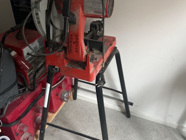 1604947-10 Kapmaskin för metall med stativ - RIDGID 590-L