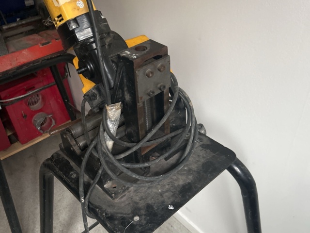 1604948-7 Rörkap med stativ - REMS