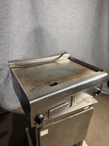 1566510-5 Stekbord med underskåp