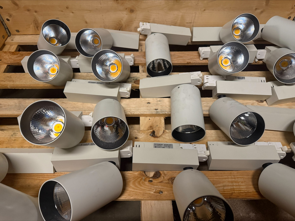 1563595-1 Samling med LED-skenarmaturer - 20 st