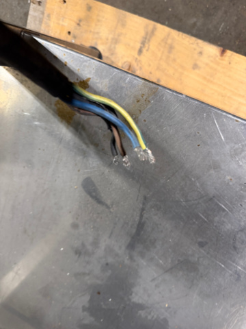 1566513-10 Ugn med stativ – Electrolux AR 170