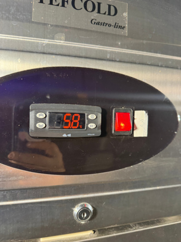 1566520-8 Kylskåp – Tefcold RK710