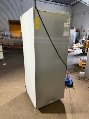 1566520-10 Kylskåp – Tefcold RK710