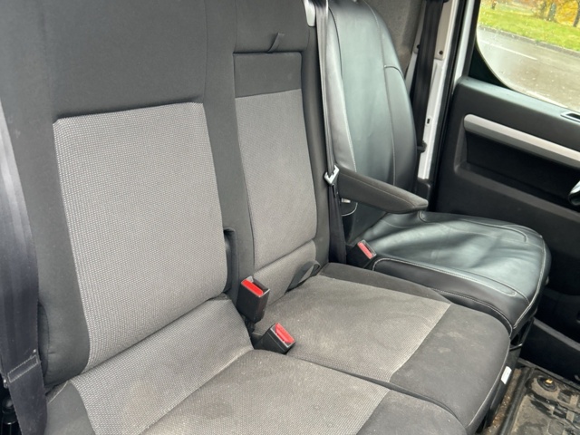 1604955-28 Citroën Jumpy Van IP 2.0 BlueHDi 145 EAT, 144hk, 2022