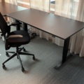 1548365-2 Höj- och sänkbart skrivbord med kontorsstol - Steelcase