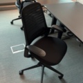 1548365-5 Höj- och sänkbart skrivbord med kontorsstol - Steelcase