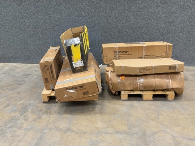 1605680-1 2 st ej kompletta studsmattor