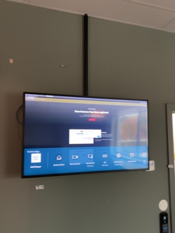 1548369-1 Bildskärm 43" med väggfäste - Samsung QB43B