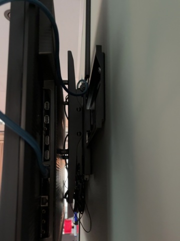 1548369-3 Bildskärm 43" med väggfäste - Samsung QB43B