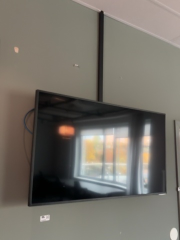 1548369-4 Bildskärm 43" med väggfäste - Samsung QB43B