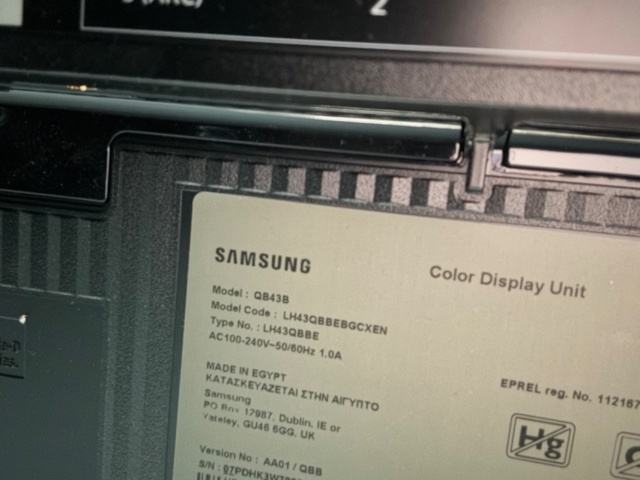 1548369-5 Bildskärm 43" med väggfäste - Samsung QB43B