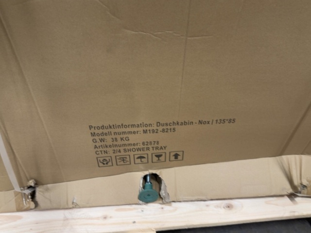 1605681-6 Sortiment med blandade badrumsmöbler